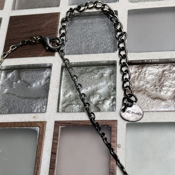 Vintage Icing necklace-$5 add on - Picture 5 of 8